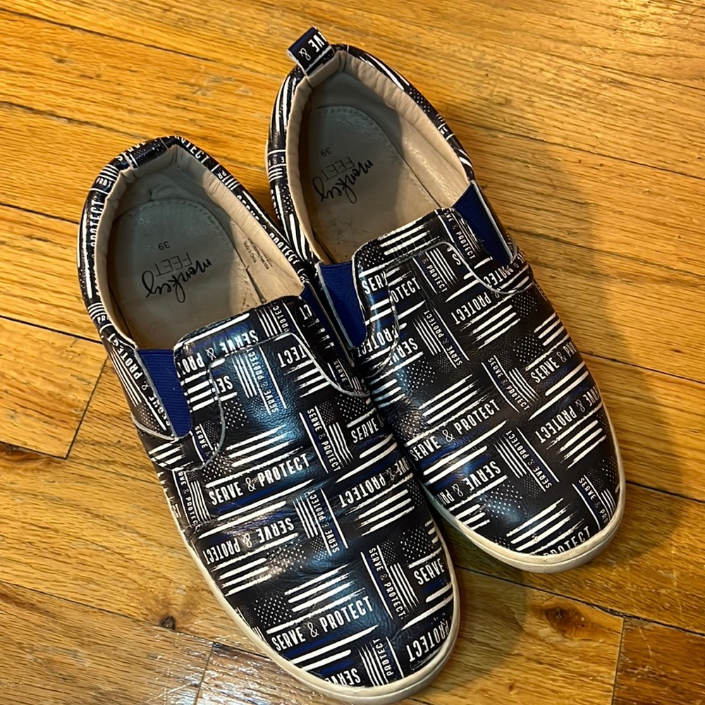 Blue-line Protect & serve slip on  Flats Monkey Feet
